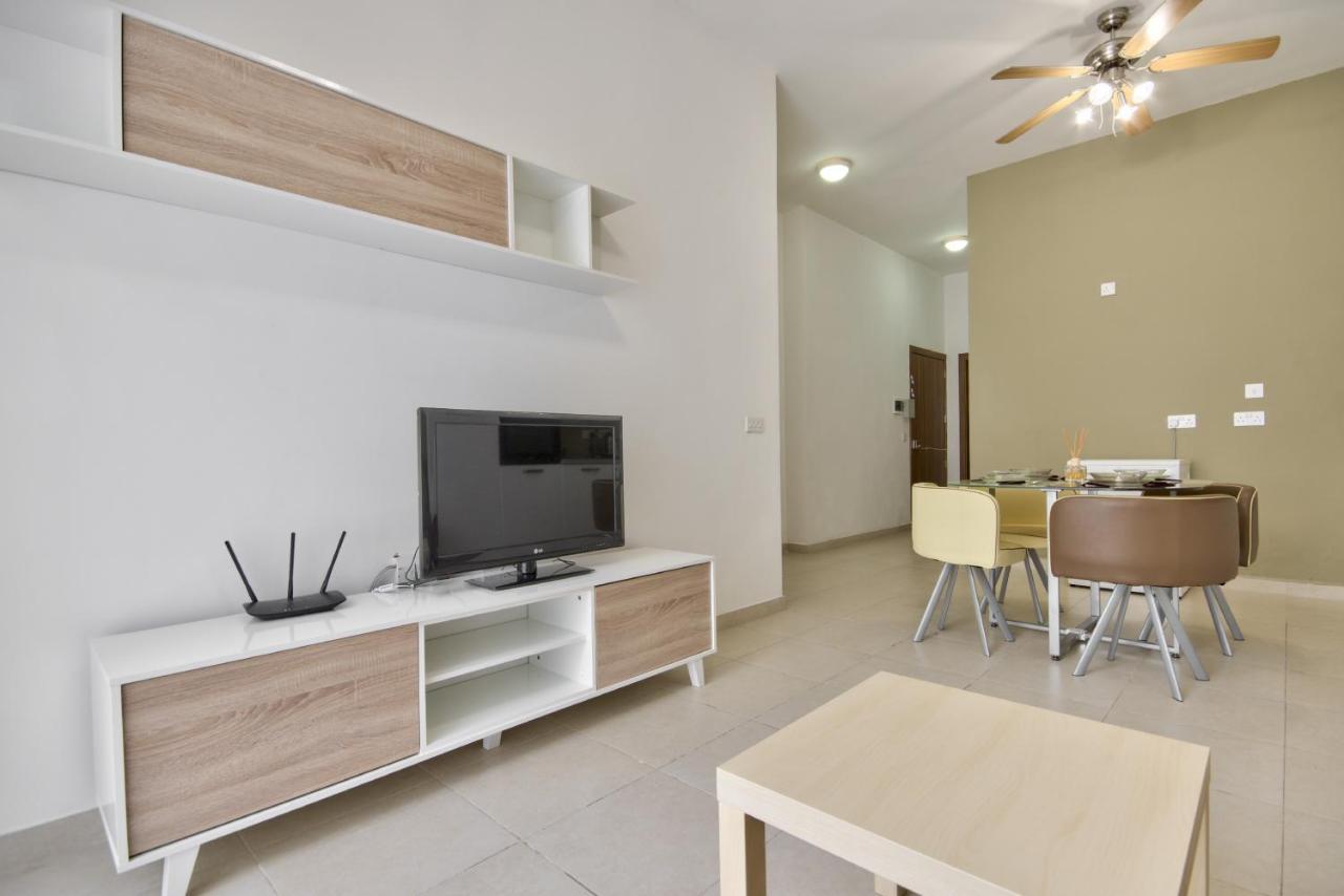 Azure Haven - Gzira Apartments And Penthouse By Shortletsmalta Exterior foto