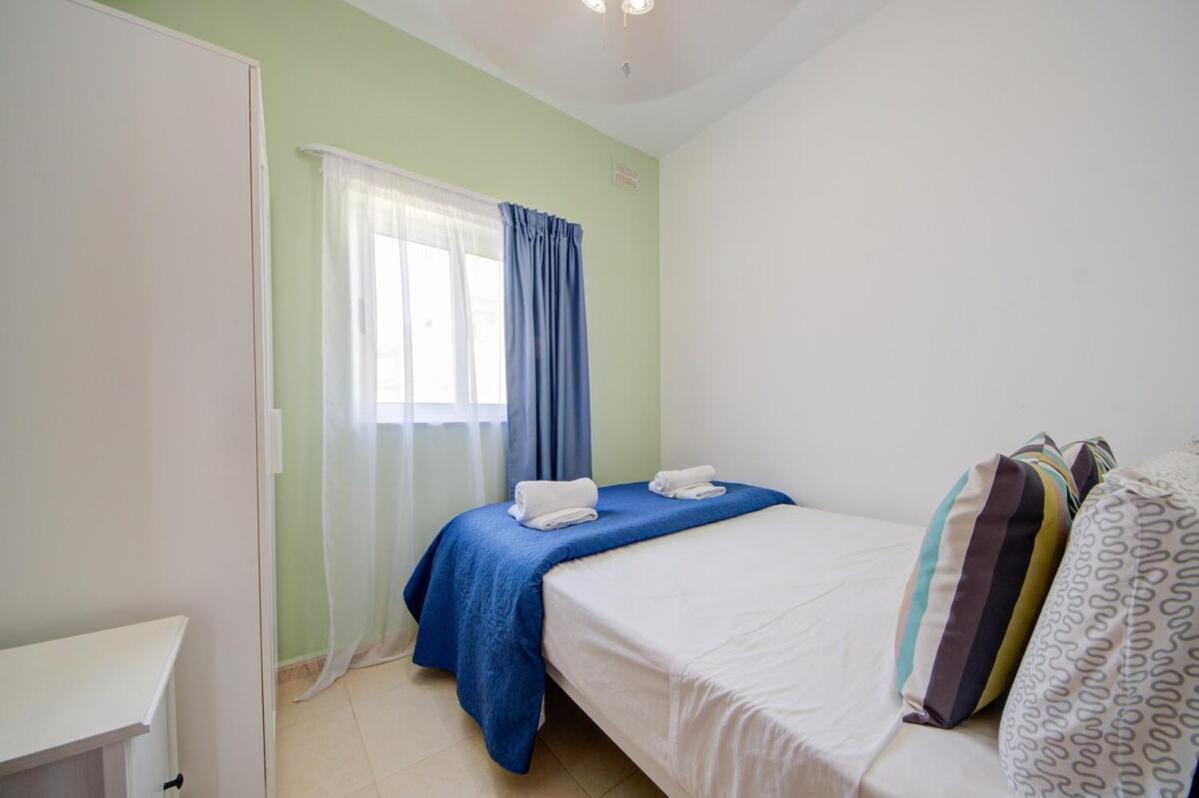 Azure Haven - Gzira Apartments And Penthouse By Shortletsmalta Cameră foto