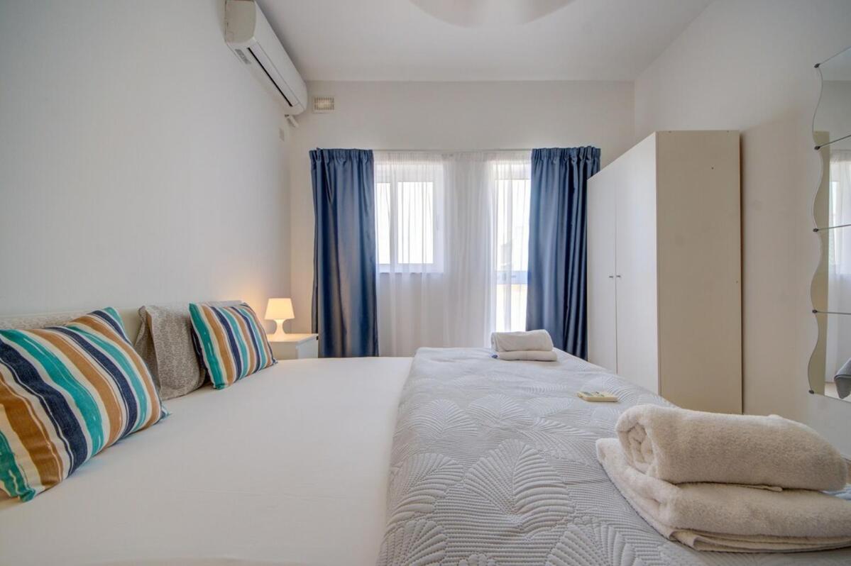 Azure Haven - Gzira Apartments And Penthouse By Shortletsmalta Cameră foto