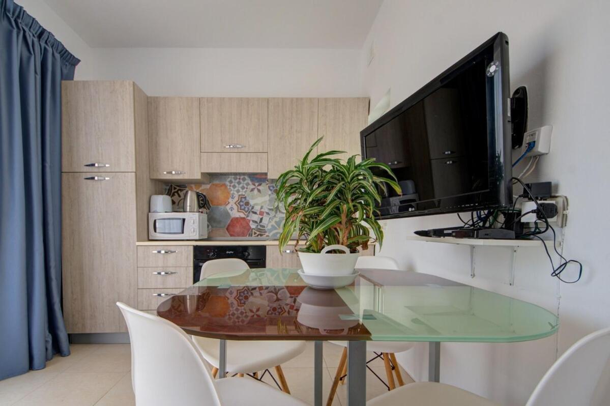 Azure Haven - Gzira Apartments And Penthouse By Shortletsmalta Cameră foto