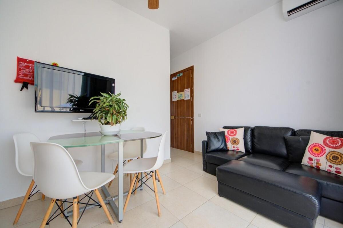 Azure Haven - Gzira Apartments And Penthouse By Shortletsmalta Cameră foto