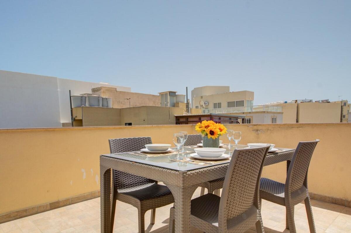 Azure Haven - Gzira Apartments And Penthouse By Shortletsmalta Cameră foto